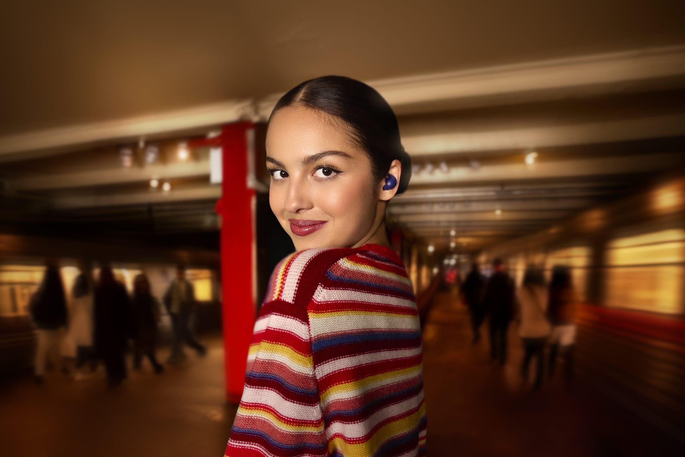 Olivia Rodrigo, frame 01